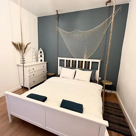 Sailor By Marina Old Town For 8 People, Free Parking!