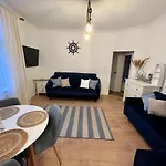 Sailor By Marina Old Town For 8 People, Free Parking! *