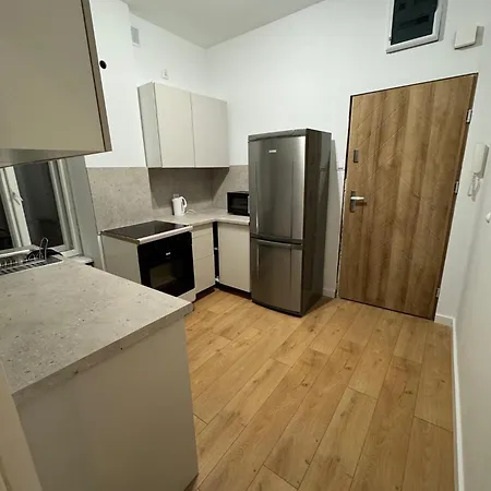 Sailor By Marina Old Town For 8 People, Free Parking!