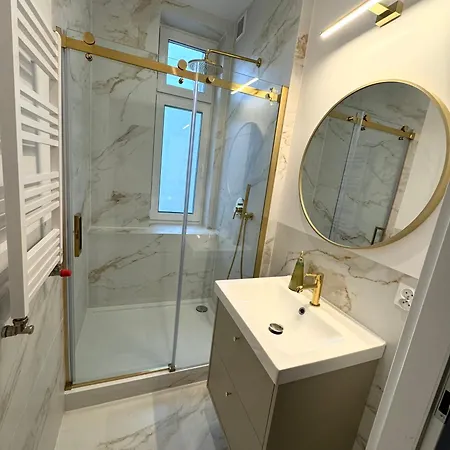 Sailor By Marina Old Town For 8 People, Free Parking! *