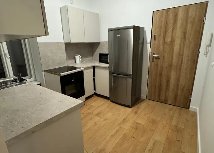 Sailor By Marina Old Town For 8 People, Free Parking!