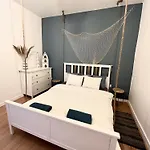 Sailor By Marina Old Town For 8 People, Free Parking!